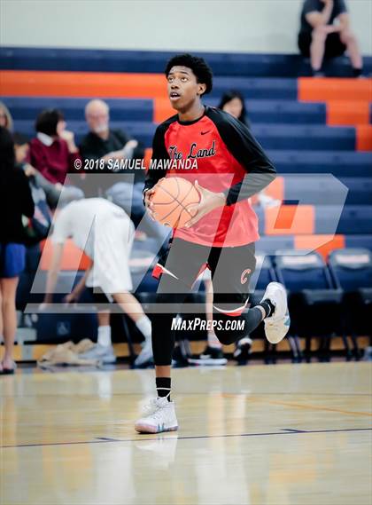 Thumbnail 2 in Chaminade vs Cleveland photogallery.