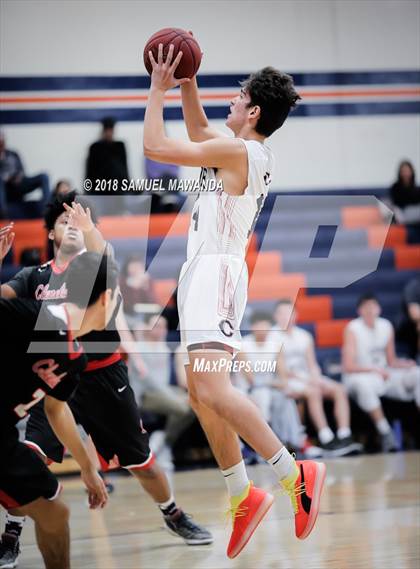Thumbnail 2 in Chaminade vs Cleveland photogallery.