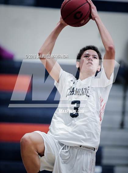 Thumbnail 2 in Chaminade vs Cleveland photogallery.