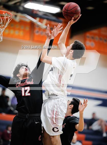 Thumbnail 1 in Chaminade vs Cleveland photogallery.