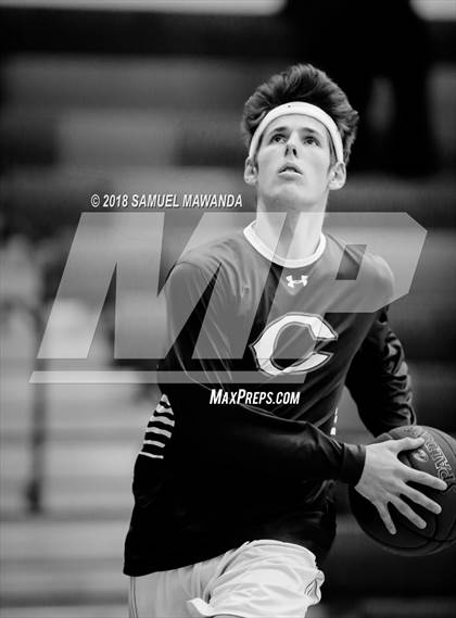 Thumbnail 2 in Chaminade vs Cleveland photogallery.