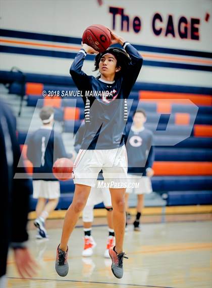 Thumbnail 2 in Chaminade vs Cleveland photogallery.