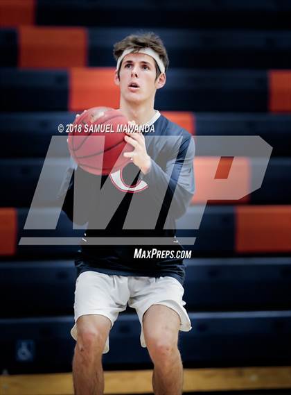 Thumbnail 1 in Chaminade vs Cleveland photogallery.