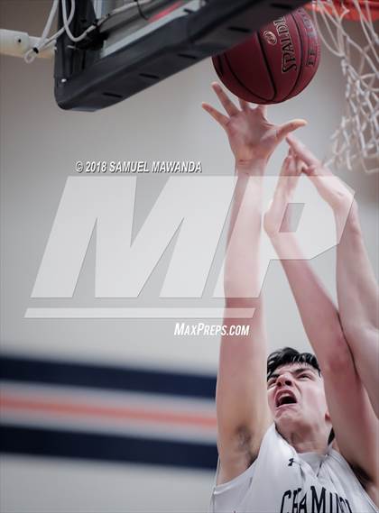 Thumbnail 1 in Chaminade vs Cleveland photogallery.