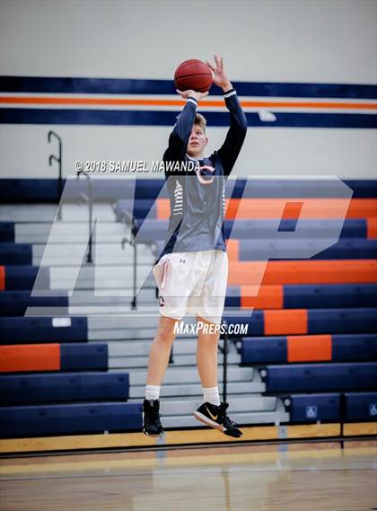 Thumbnail 1 in Chaminade vs Cleveland photogallery.