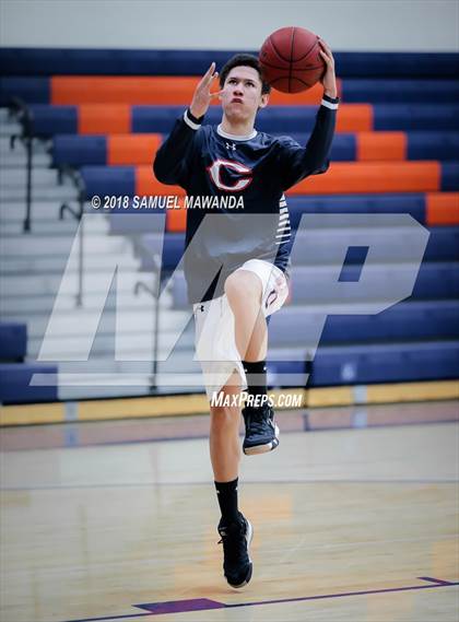Thumbnail 2 in Chaminade vs Cleveland photogallery.