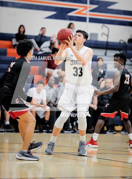 Thumbnail 3 in Chaminade vs Cleveland photogallery.