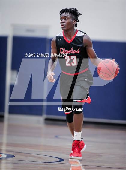 Thumbnail 3 in Chaminade vs Cleveland photogallery.