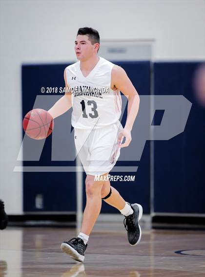 Thumbnail 2 in Chaminade vs Cleveland photogallery.