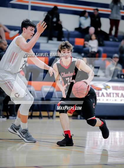 Thumbnail 3 in Chaminade vs Cleveland photogallery.