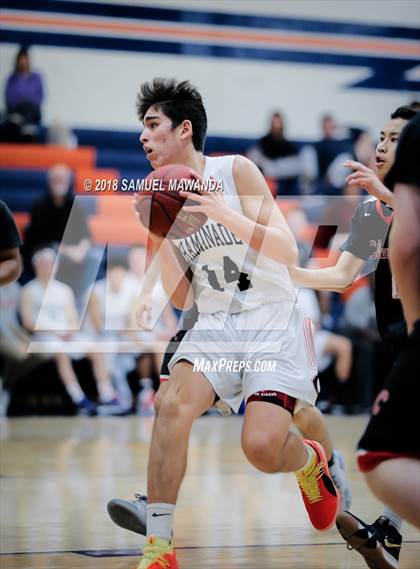 Thumbnail 3 in Chaminade vs Cleveland photogallery.