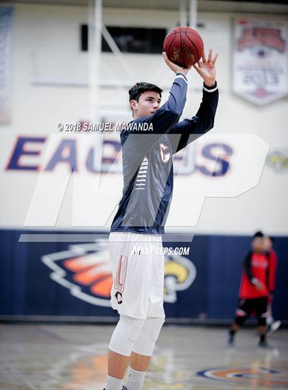 Thumbnail 2 in Chaminade vs Cleveland photogallery.