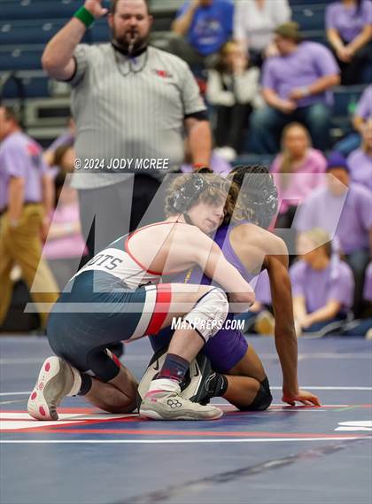 Thumbnail 1 in DeSoto Central vs Lewisburg photogallery.
