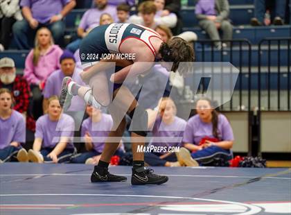 Thumbnail 3 in DeSoto Central vs Lewisburg photogallery.