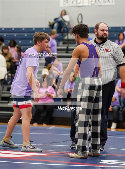 Thumbnail 1 in DeSoto Central vs Lewisburg photogallery.