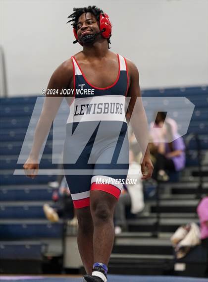 Thumbnail 2 in DeSoto Central vs Lewisburg photogallery.