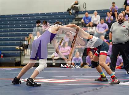 Thumbnail 2 in DeSoto Central vs Lewisburg photogallery.
