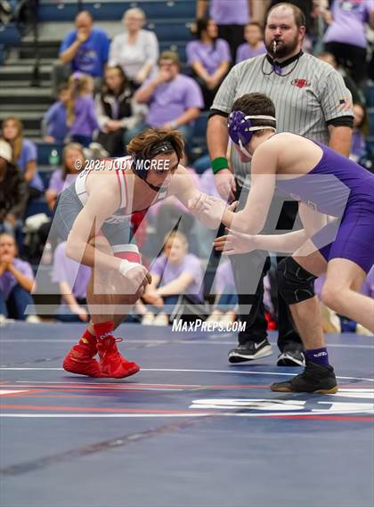 Thumbnail 2 in DeSoto Central vs Lewisburg photogallery.