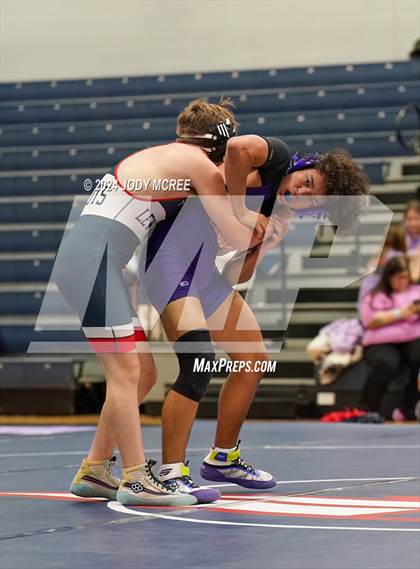 Thumbnail 3 in DeSoto Central vs Lewisburg photogallery.
