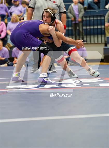Thumbnail 3 in DeSoto Central vs Lewisburg photogallery.