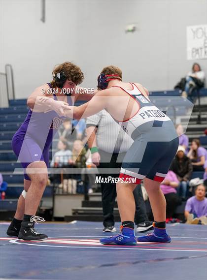 Thumbnail 2 in DeSoto Central vs Lewisburg photogallery.