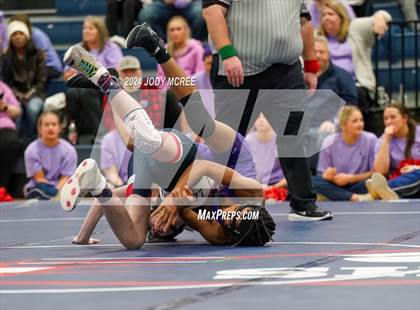 Thumbnail 2 in DeSoto Central vs Lewisburg photogallery.