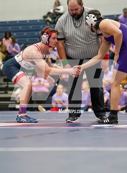 Thumbnail 1 in DeSoto Central vs Lewisburg photogallery.