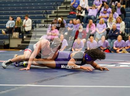 Thumbnail 3 in DeSoto Central vs Lewisburg photogallery.
