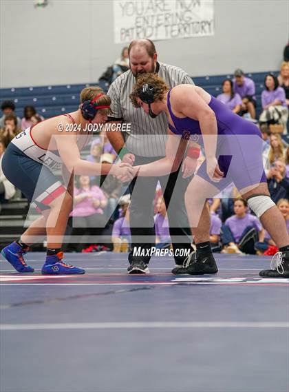 Thumbnail 1 in DeSoto Central vs Lewisburg photogallery.