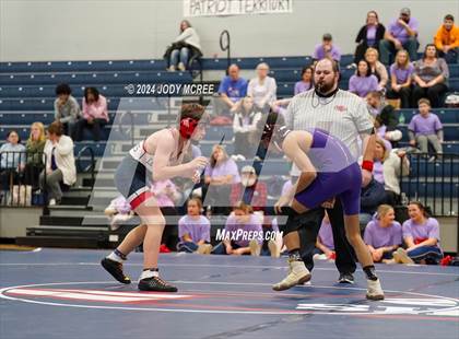Thumbnail 2 in DeSoto Central vs Lewisburg photogallery.