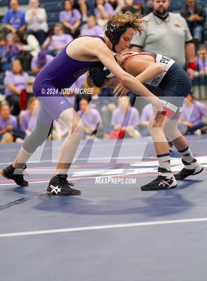 Thumbnail 2 in DeSoto Central vs Lewisburg photogallery.