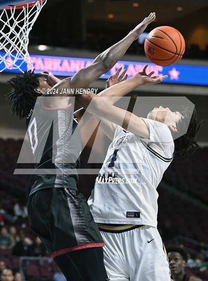Thumbnail 2 in Layton Christian Academy vs. Notre Dame (SO) (Tarkanian Classic) photogallery.