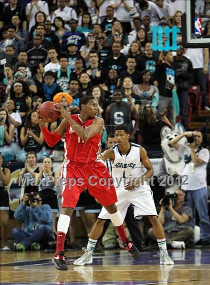 Thumbnail 2 in Sheldon vs. Mater Dei (CIF State D1 Final) photogallery.