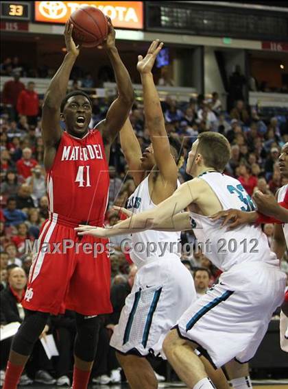 Thumbnail 2 in Sheldon vs. Mater Dei (CIF State D1 Final) photogallery.