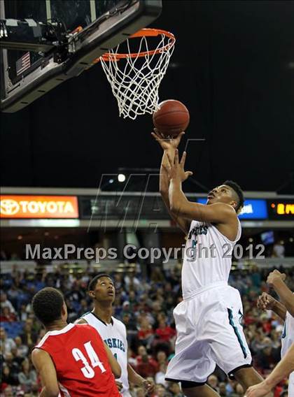 Thumbnail 3 in Sheldon vs. Mater Dei (CIF State D1 Final) photogallery.