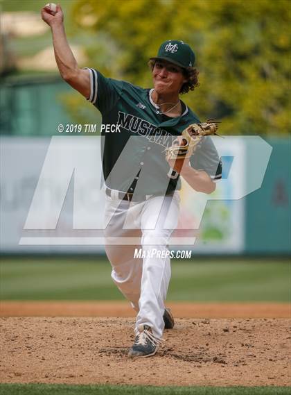 Thumbnail 3 in Costa Mesa vs. Estancia photogallery.
