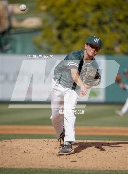 Thumbnail 2 in Costa Mesa vs. Estancia photogallery.
