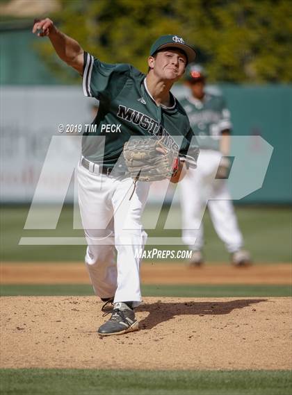 Thumbnail 3 in Costa Mesa vs. Estancia photogallery.