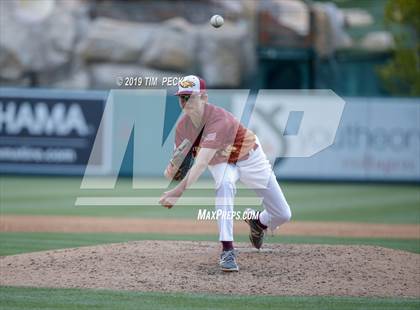 Thumbnail 3 in Costa Mesa vs. Estancia photogallery.