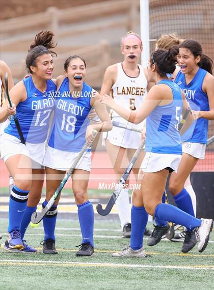 Thumbnail 3 in Gilroy vs. Saint Francis (CIF-CCS Quarter Finals) photogallery.