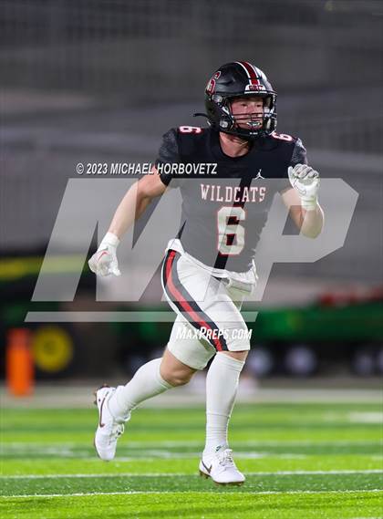 Thumbnail 2 in Lake Highlands vs. Prosper (UIL 6A Football Area Playoff) photogallery.
