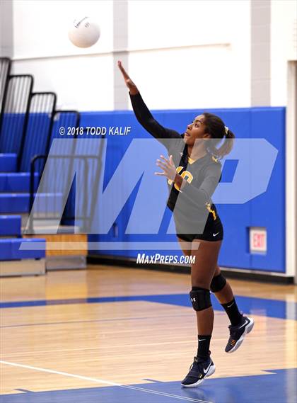 Thumbnail 2 in East Hampton vs. East Windsor (CIAC Class S Second Round) photogallery.