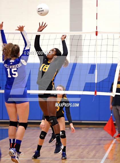 Thumbnail 2 in East Hampton vs. East Windsor (CIAC Class S Second Round) photogallery.