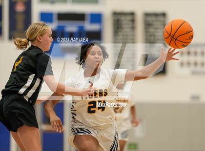 Thumbnail 1 in Yuba City @ Inderkum photogallery.