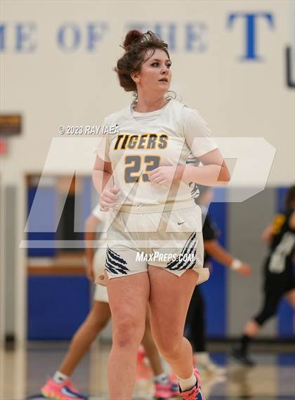 Thumbnail 1 in Yuba City @ Inderkum photogallery.