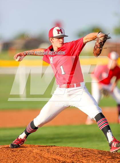Thumbnail 3 in Lindsay @ Muenster photogallery.
