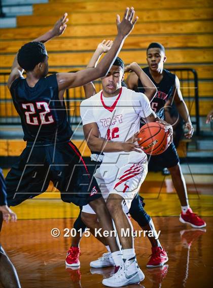 Thumbnail 1 in Fort Bend Austin vs. Taft (McDonald's Texas Invitational) photogallery.