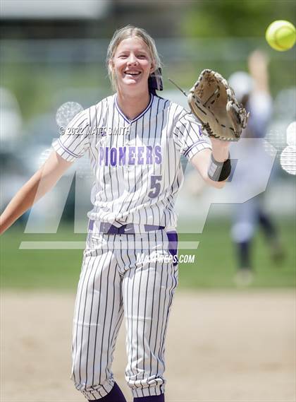 Thumbnail 2 in Lehi vs. Uintah photogallery.