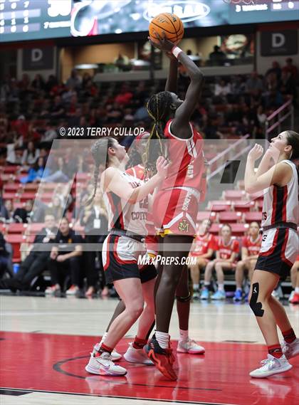Thumbnail 2 in Grantsville vs. Judge Memorial Catholic (UHSAA 3A Quarterfinal) photogallery.