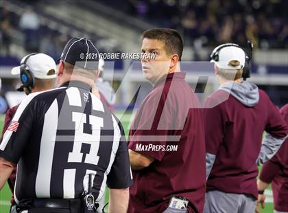 Thumbnail 2 in Hawley vs. Shiner (UIL Football 2A D1 Finals) photogallery.